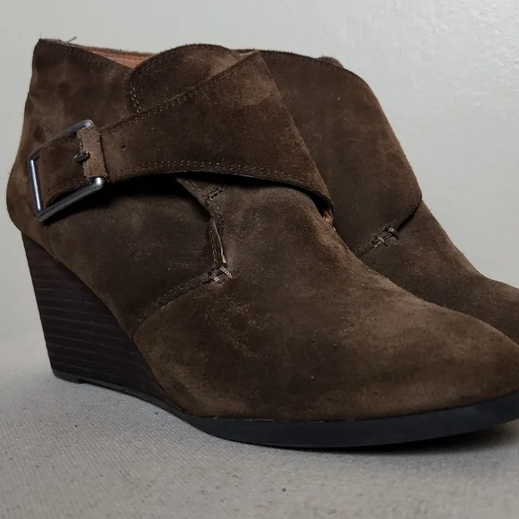 Lucky Brand Sumarah Suede Wedge Bootie - Picture 2 of 7